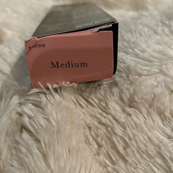 Brand New Laura Geller Better Than Block Skincare Serum Foundation in Medium - Picture 2 of 4